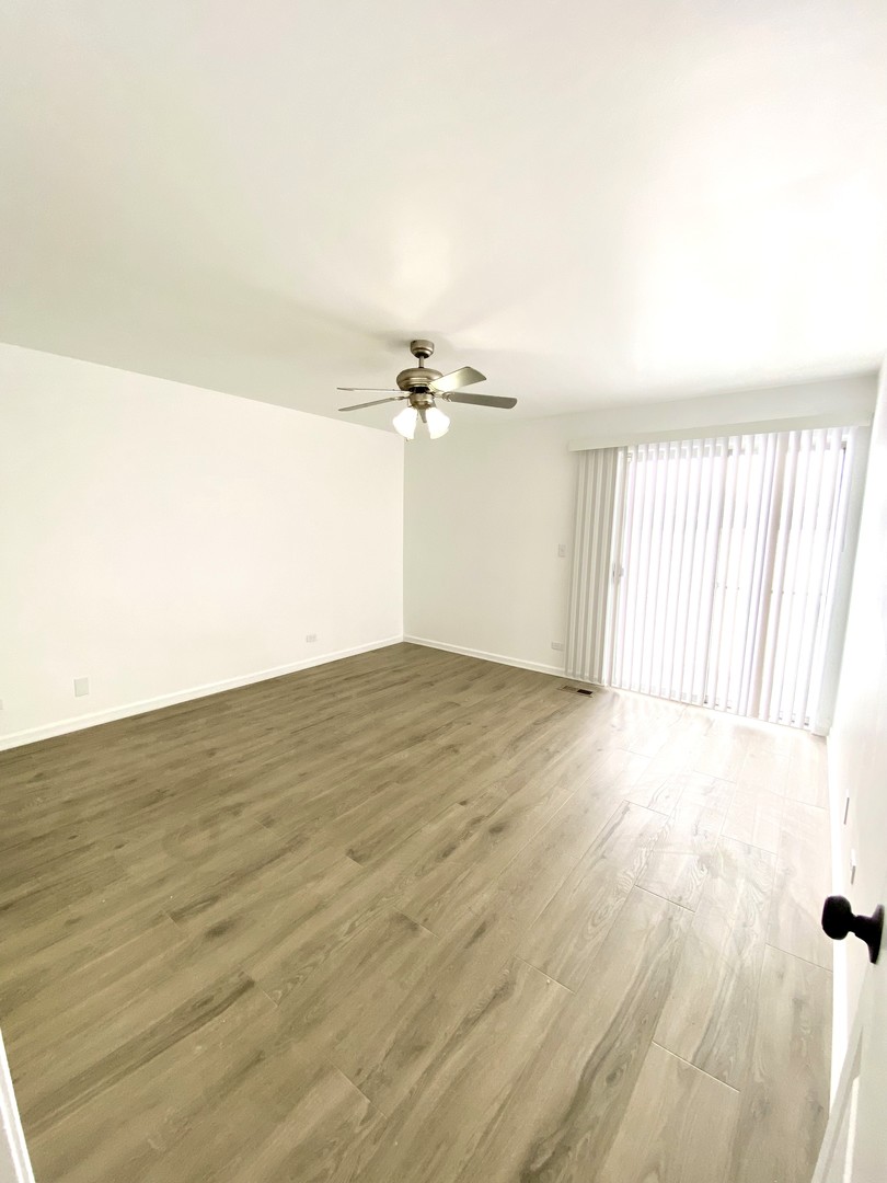 629 W Streamwood Boulevard #A, Streamwood, IL 60107