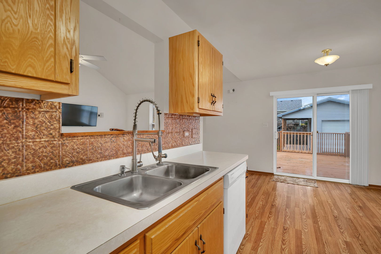 916 Cottonwood Drive, Elwood, IL 60421