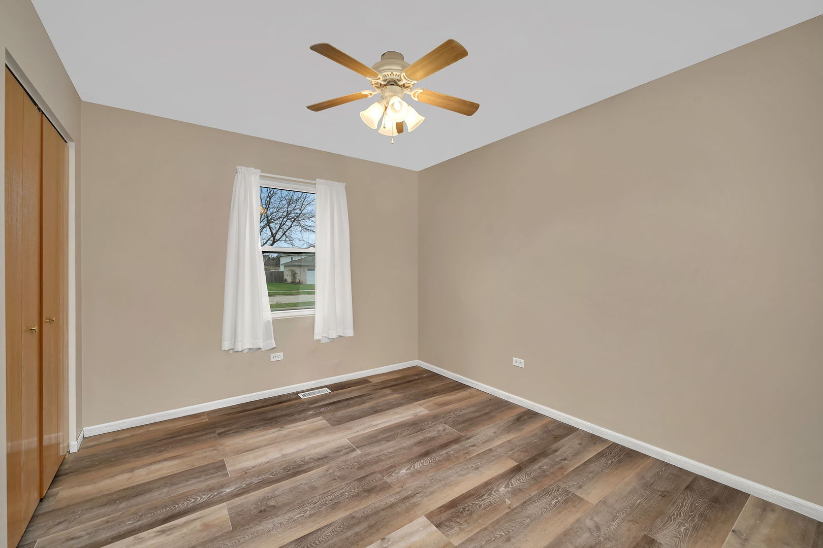 916 Cottonwood Drive, Elwood, IL 60421