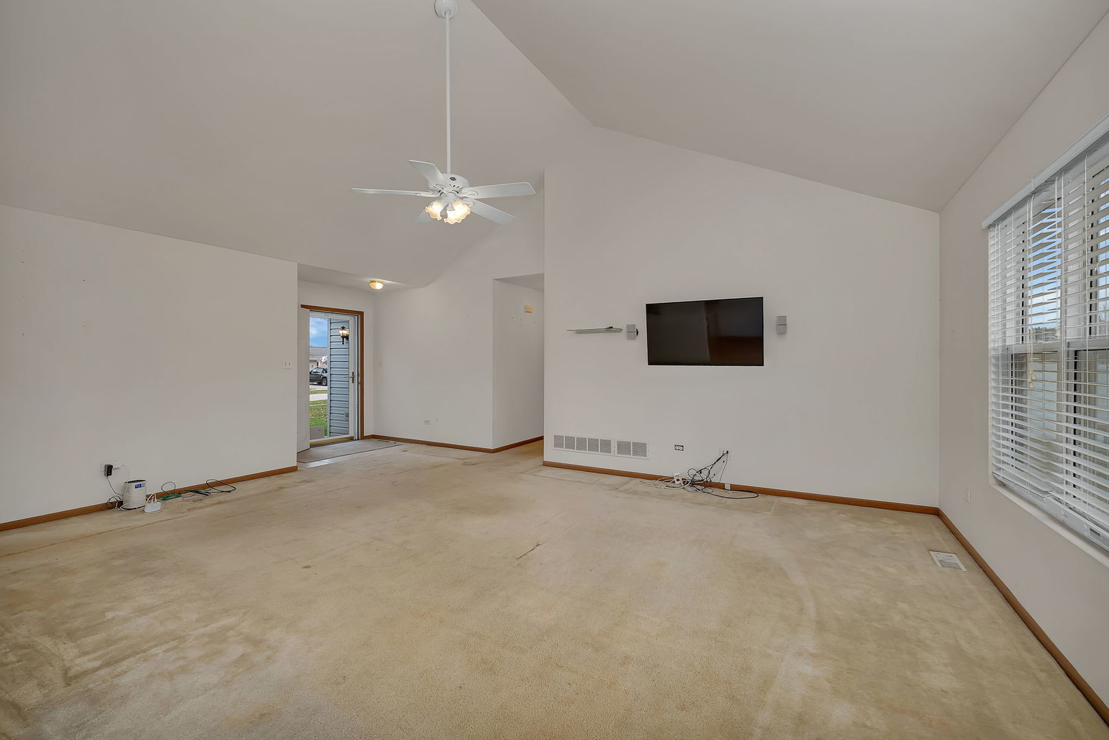 916 Cottonwood Drive, Elwood, IL 60421