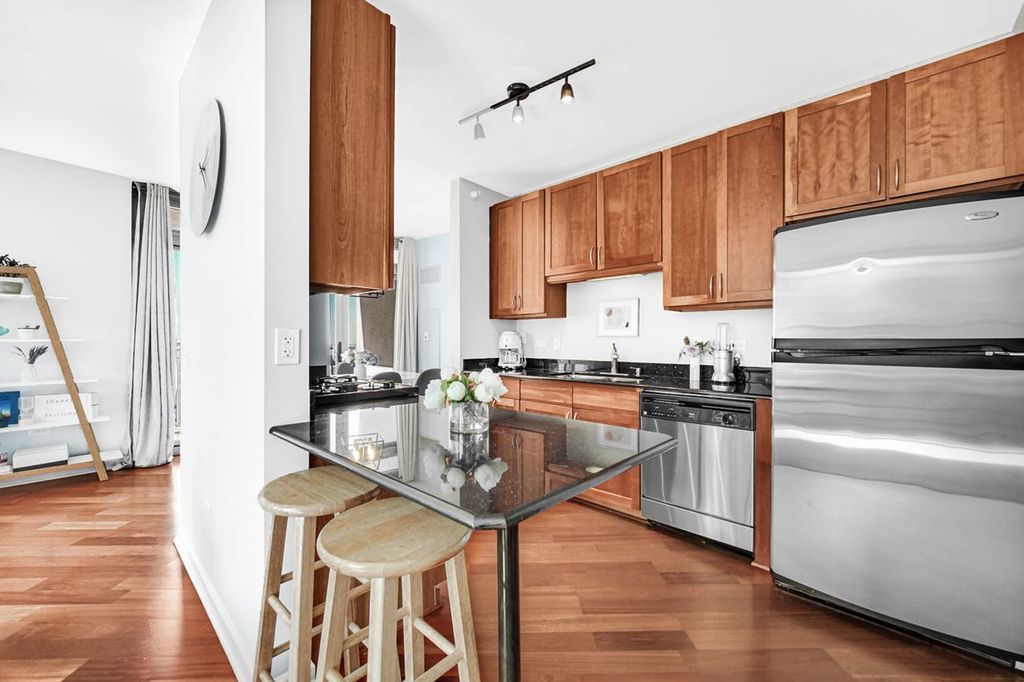 125 S Jefferson Street #2207, Chicago, IL 60661