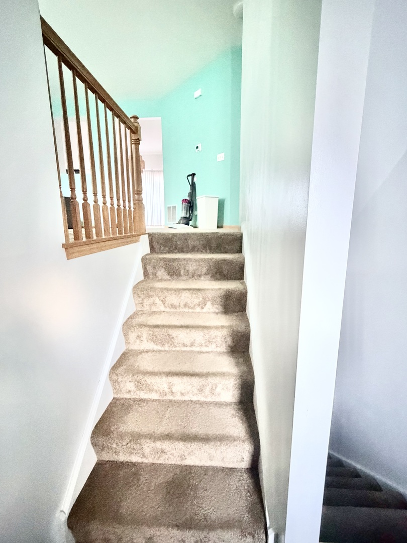 1126 Village Center Parkway #6, Aurora, IL 60506