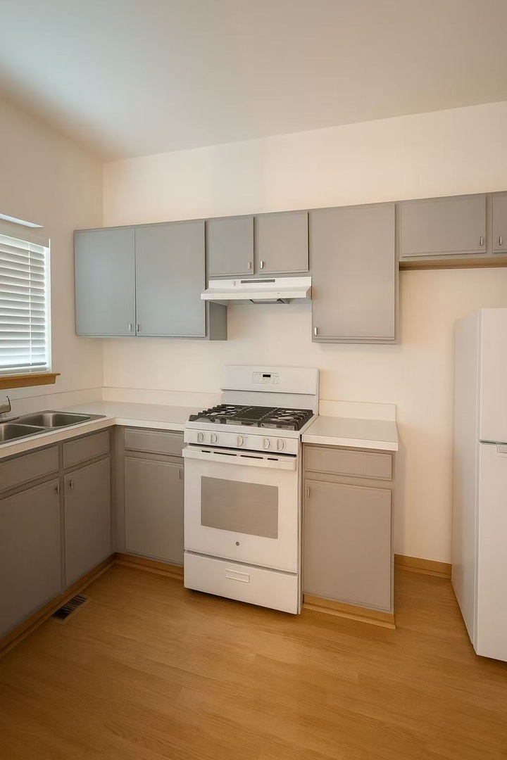 1126 Village Center Parkway #6, Aurora, IL 60506