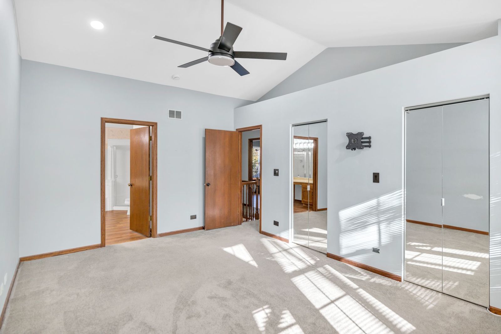 2116 Glasgow Court #2116, Hanover Park, IL 60133