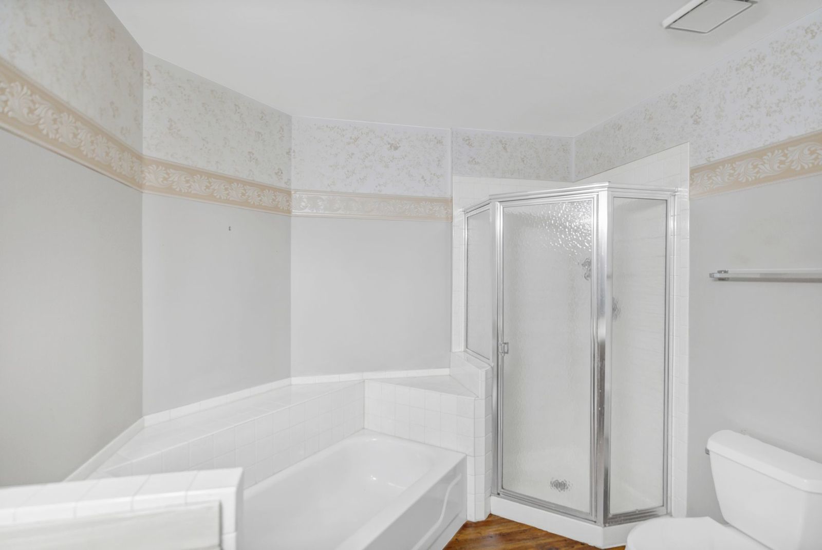 2116 Glasgow Court #2116, Hanover Park, IL 60133