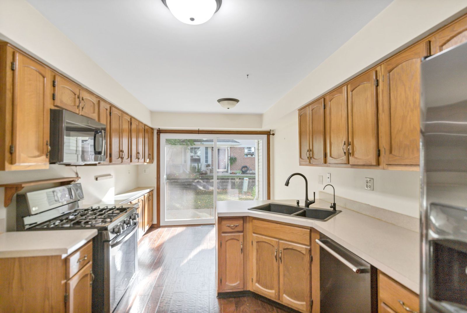 2116 Glasgow Court #2116, Hanover Park, IL 60133