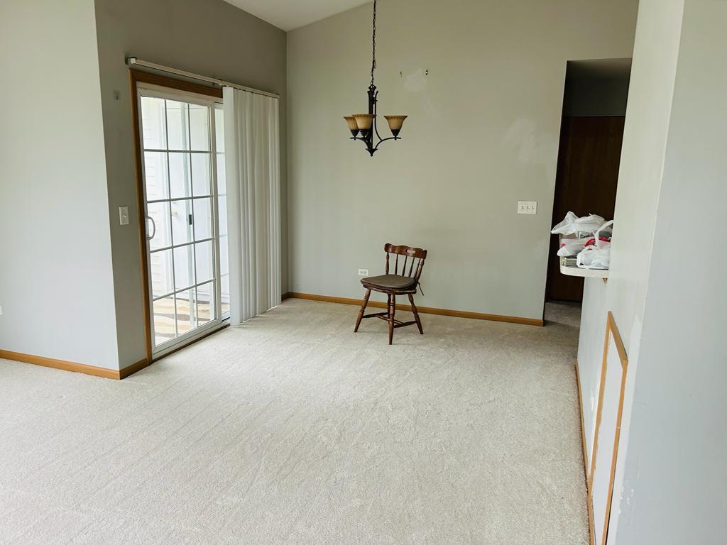 1131 Silverstone Drive #1131, Carpentersville, IL 60110