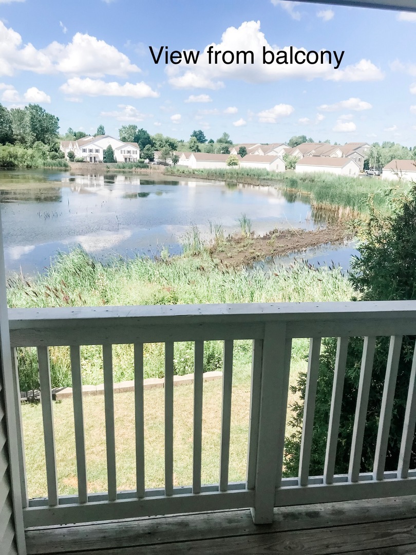 1131 Silverstone Drive #1131, Carpentersville, IL 60110