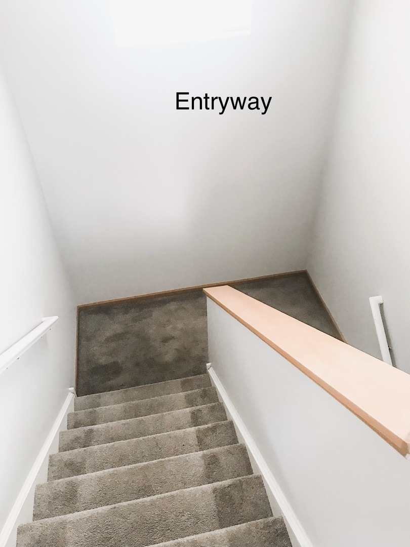 1131 Silverstone Drive #1131, Carpentersville, IL 60110