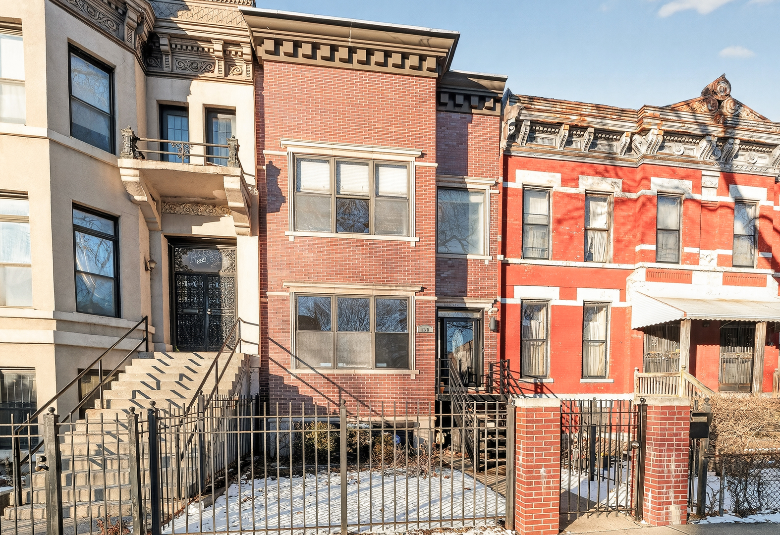 626 E Oakwood Boulevard, Chicago, IL 60653