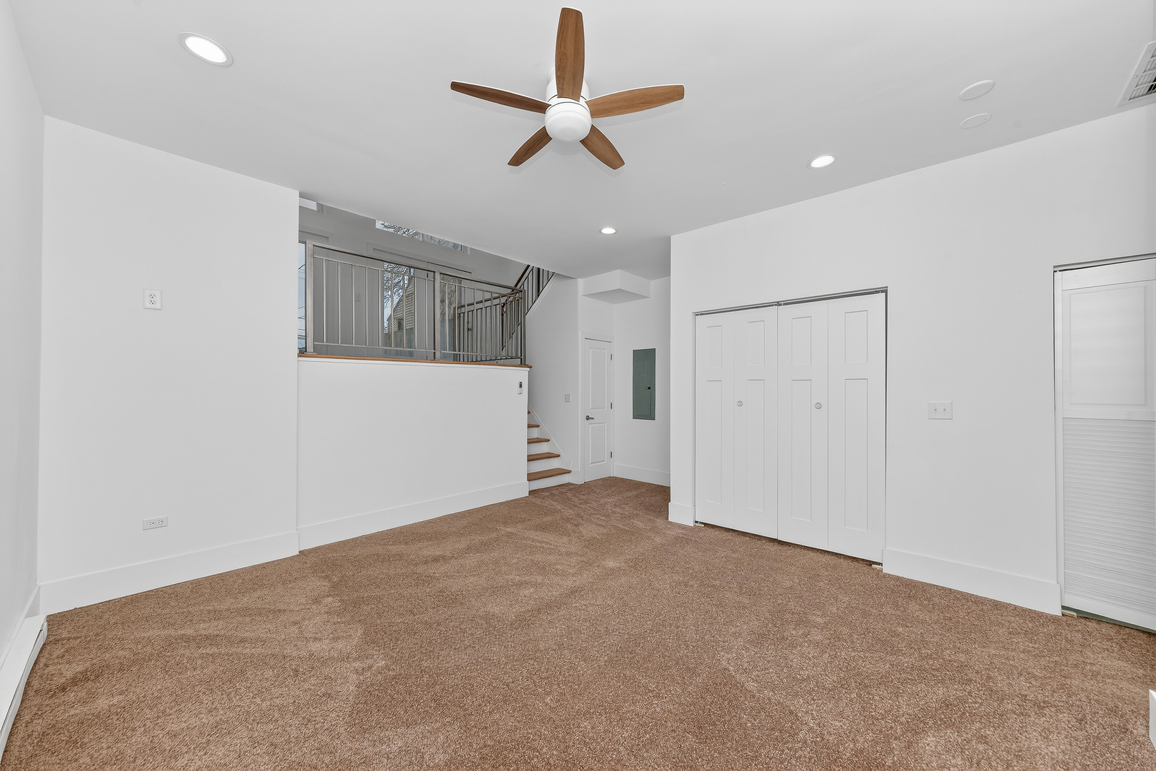 626 E Oakwood Boulevard, Chicago, IL 60653