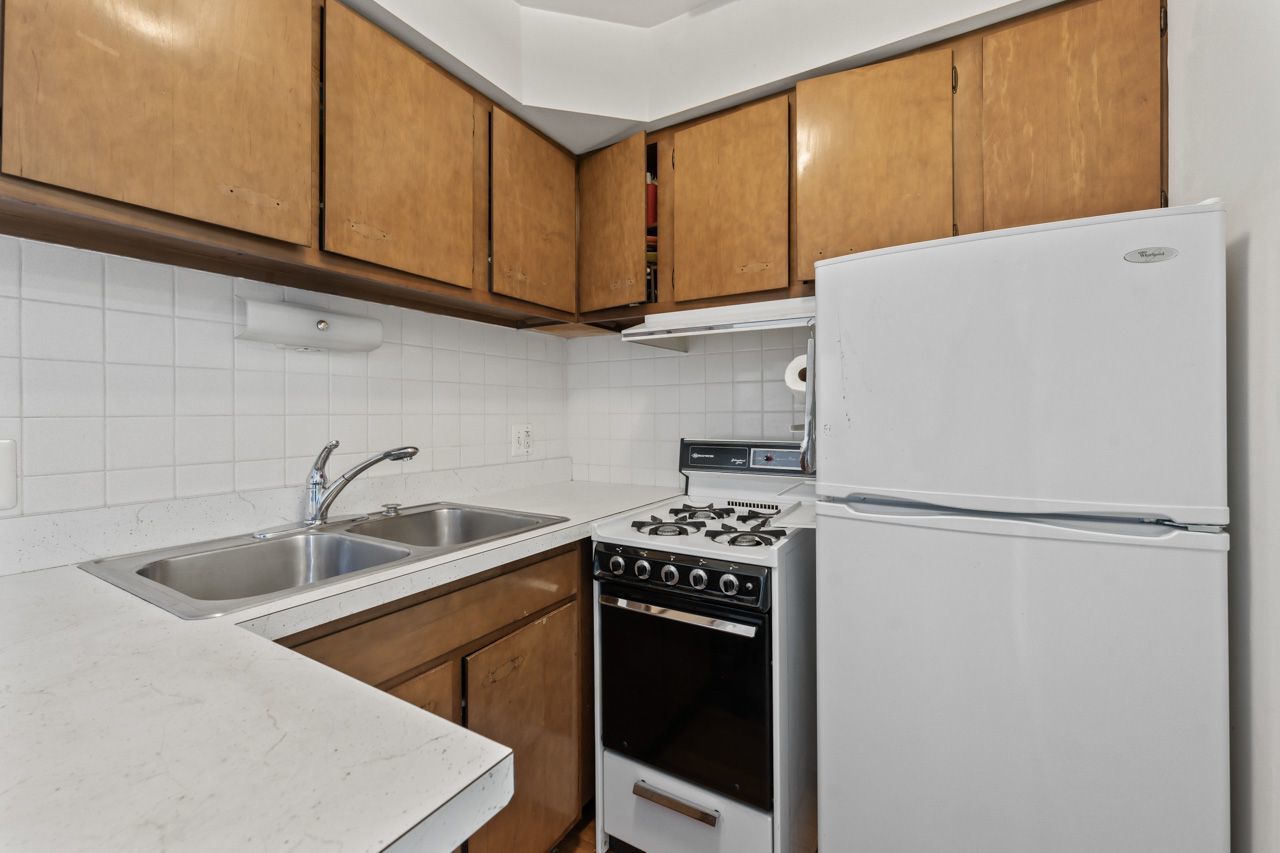 4623 N Chester Avenue #206, Chicago, IL 60656