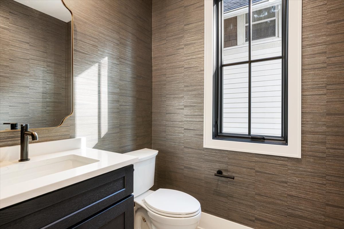 2422 Grant Street, Evanston, IL 60201