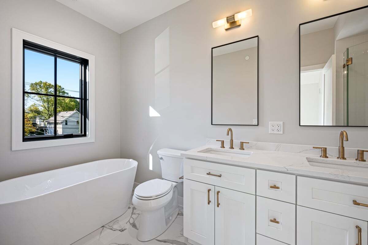 2422 Grant Street, Evanston, IL 60201