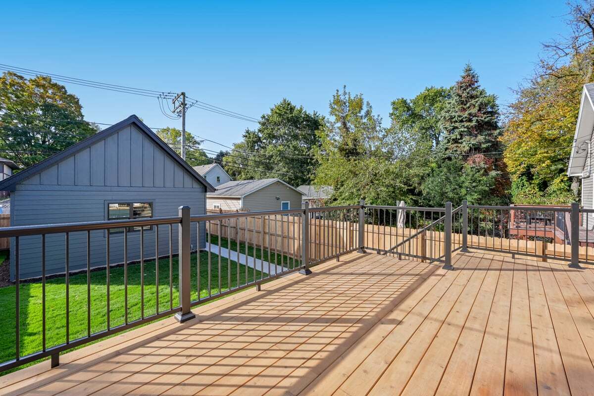 2422 Grant Street, Evanston, IL 60201