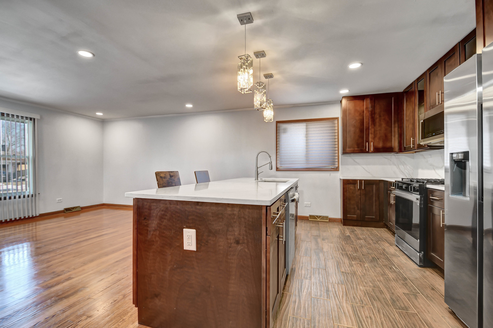 16833 Ingleside Avenue, South Holland, IL 60473