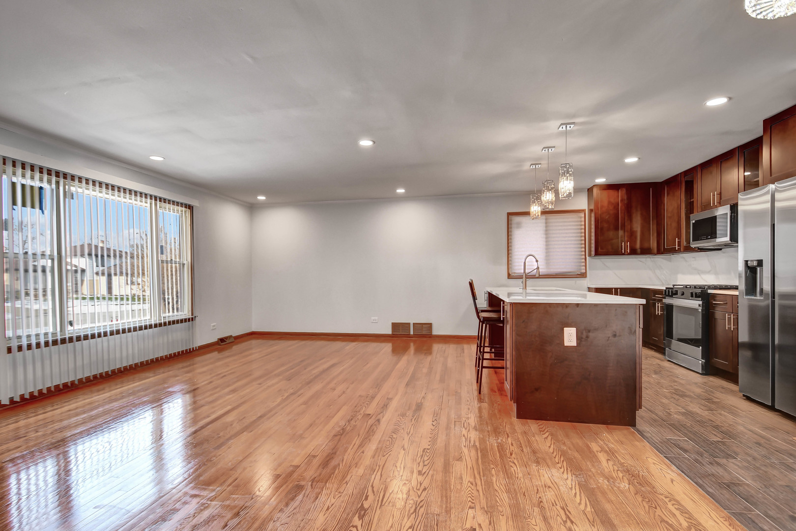 16833 Ingleside Avenue, South Holland, IL 60473