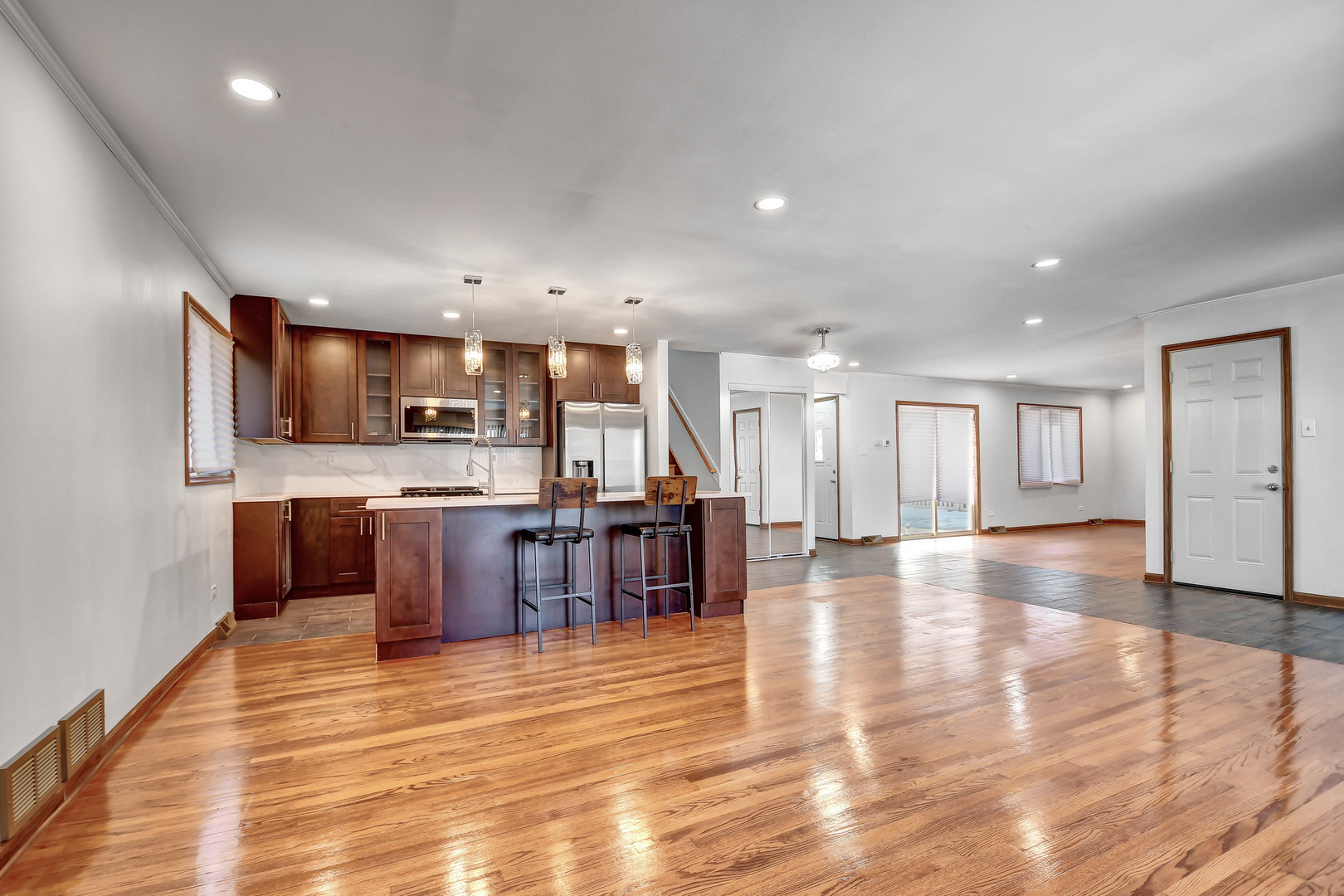 16833 Ingleside Avenue, South Holland, IL 60473