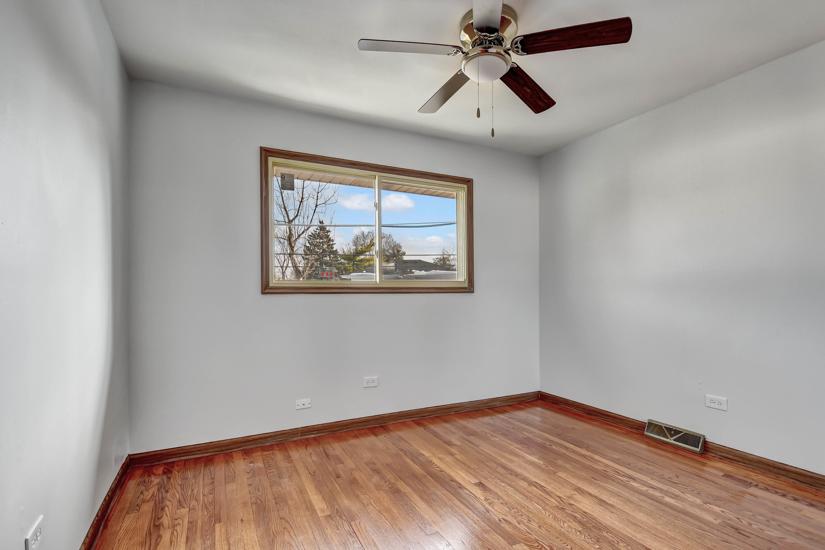 16833 Ingleside Avenue, South Holland, IL 60473