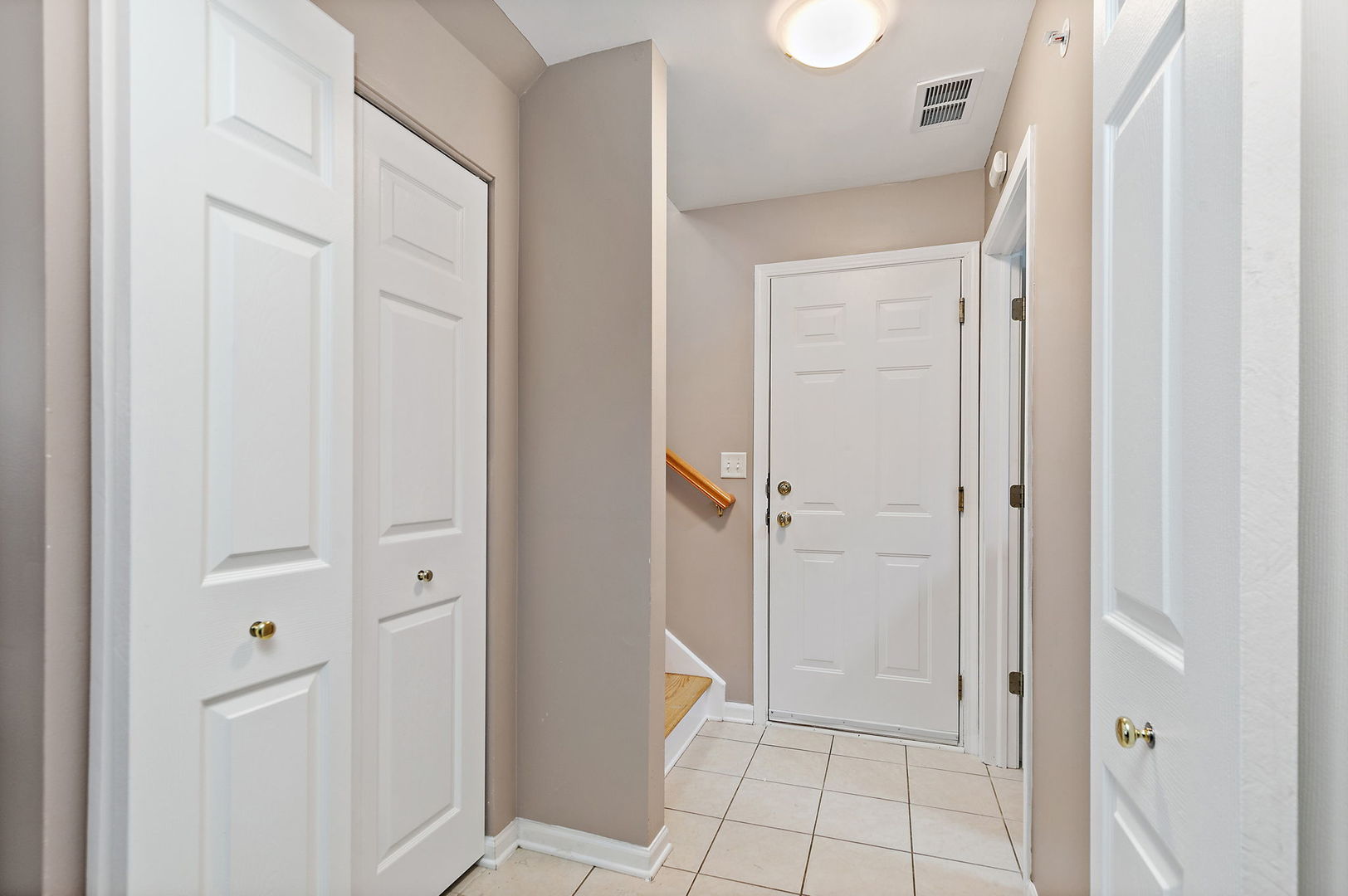 1387 New Haven Drive, Cary, IL 60013