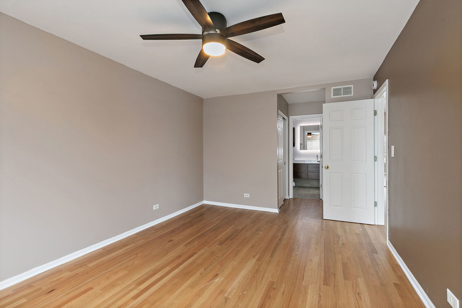 1387 New Haven Drive, Cary, IL 60013