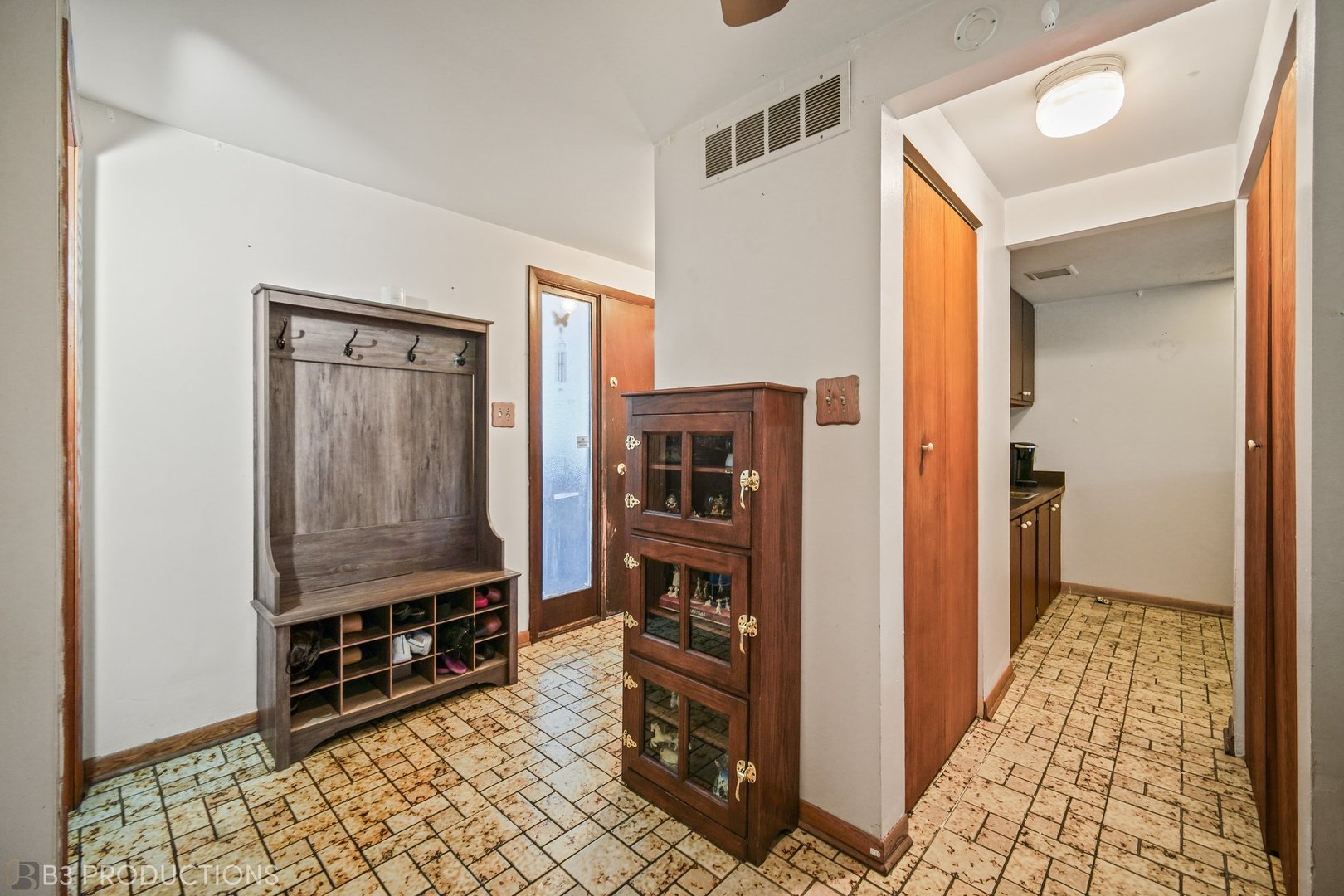 5 Cour Caravelle, Palos Hills, IL 60465