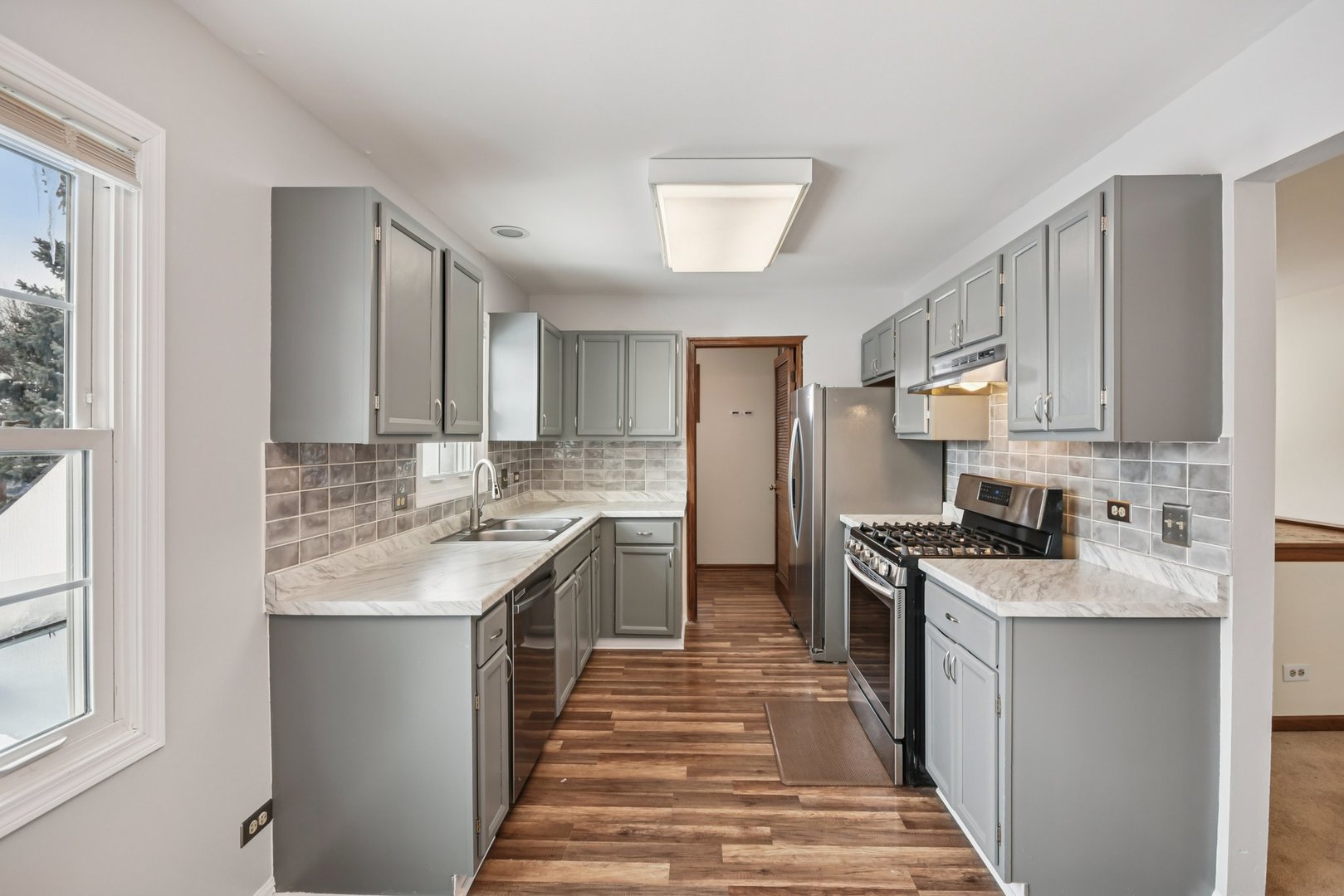 787 DAYBREAK Lane #787, Carol Stream, IL 60188