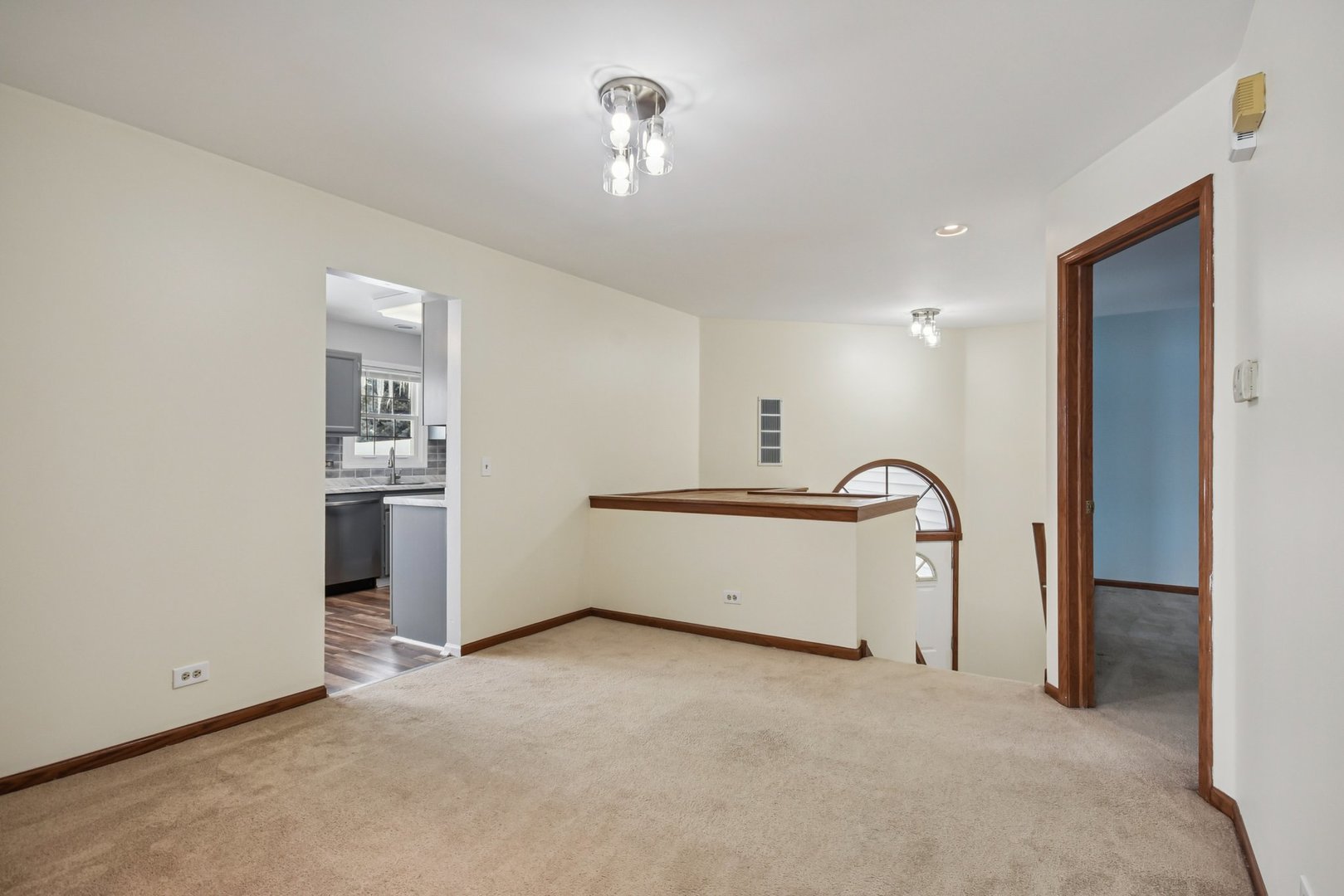 787 DAYBREAK Lane #787, Carol Stream, IL 60188