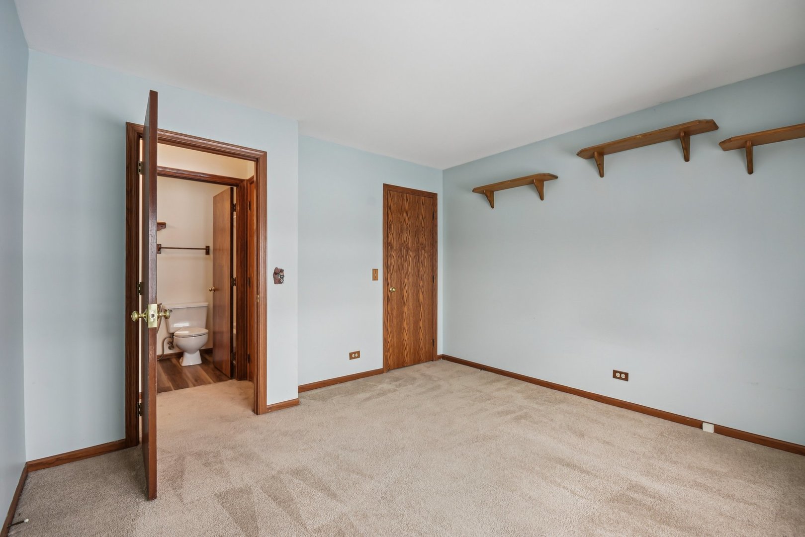 787 DAYBREAK Lane #787, Carol Stream, IL 60188