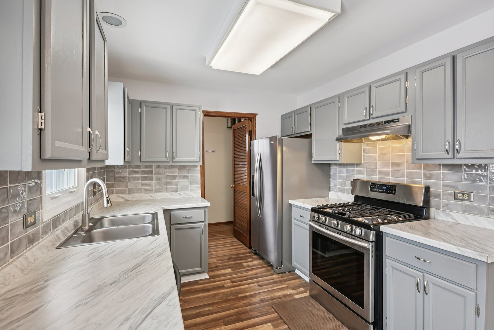 787 DAYBREAK Lane #787, Carol Stream, IL 60188