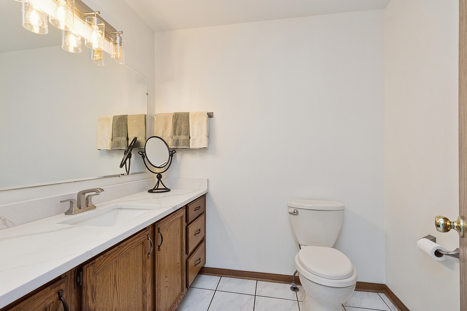 8942 Birch Lane, Hickory Hills, IL 60457