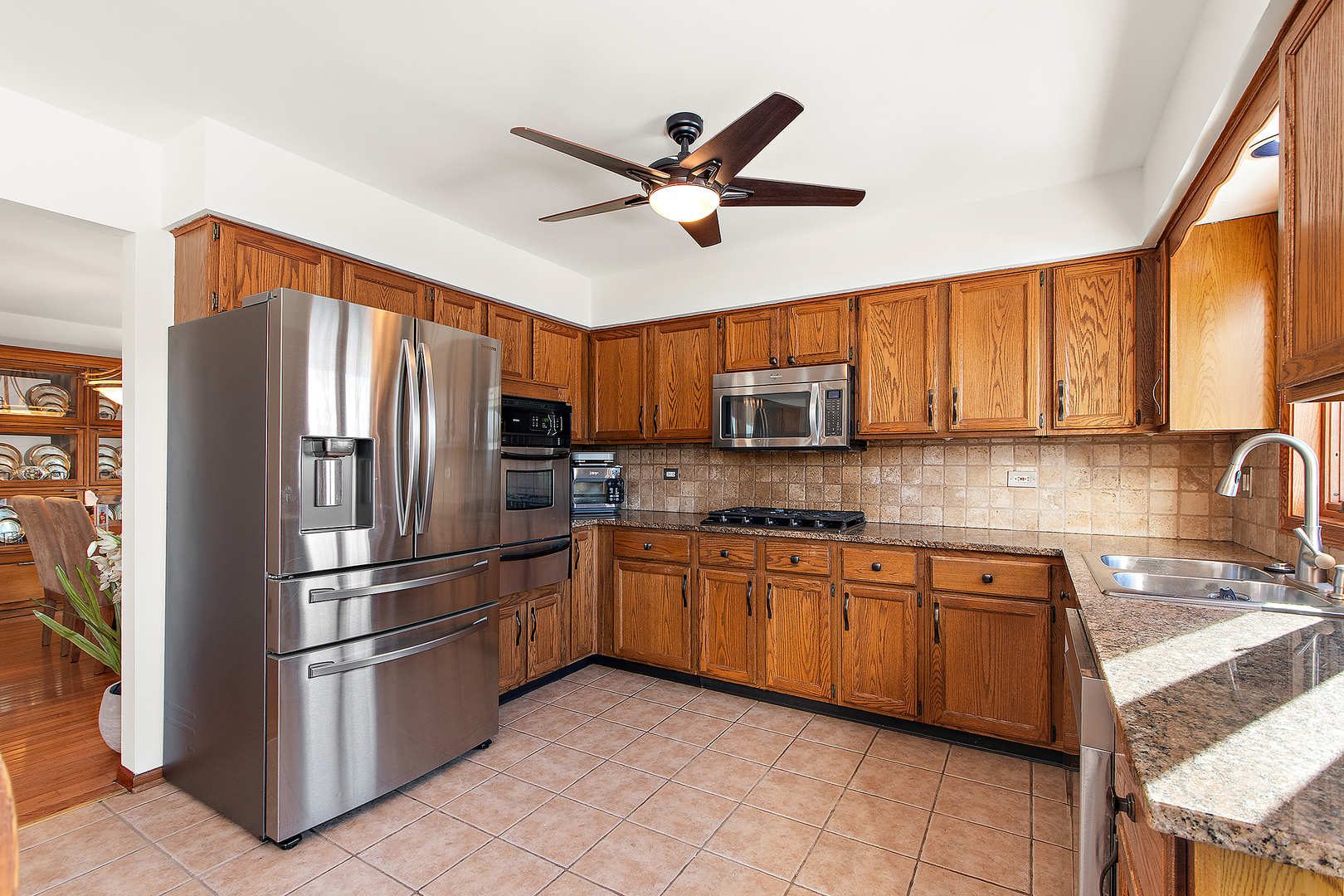 8942 Birch Lane, Hickory Hills, IL 60457