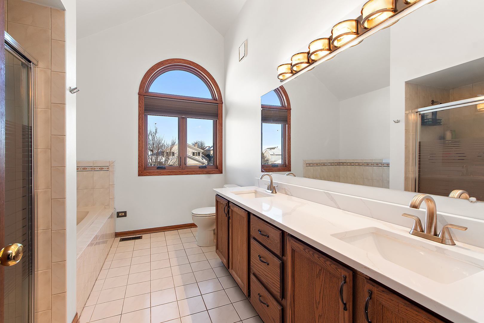 8942 Birch Lane, Hickory Hills, IL 60457