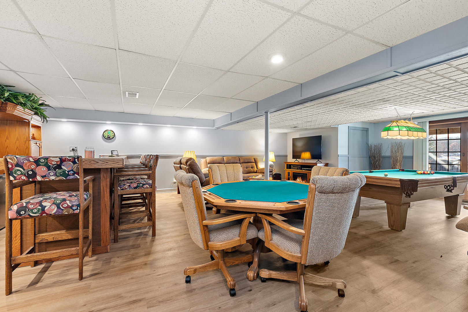 8942 Birch Lane, Hickory Hills, IL 60457