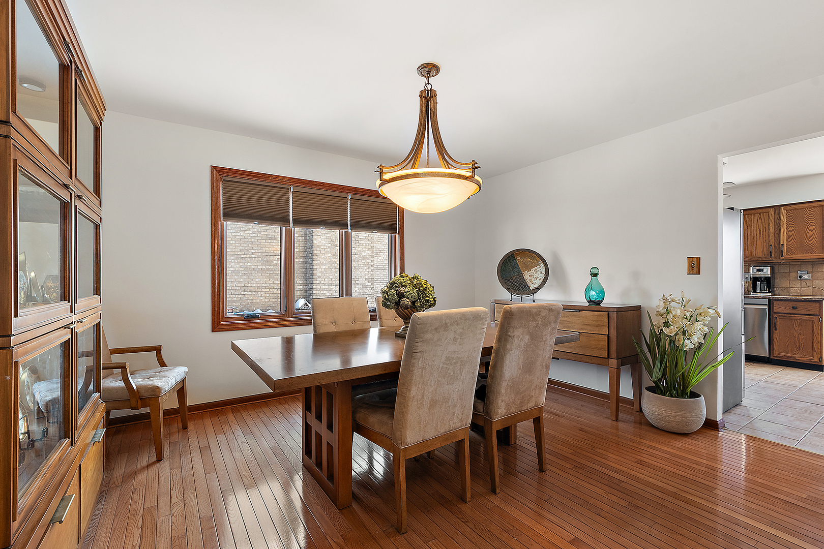 8942 Birch Lane, Hickory Hills, IL 60457