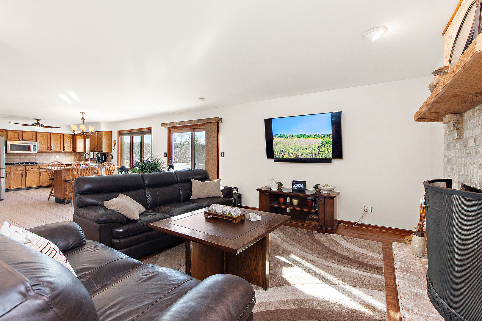 8942 Birch Lane, Hickory Hills, IL 60457