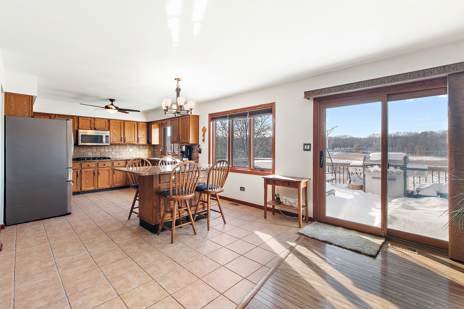 8942 Birch Lane, Hickory Hills, IL 60457