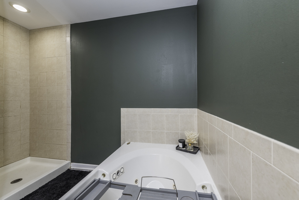 1342 Anthony Court, Waukegan, IL 60087