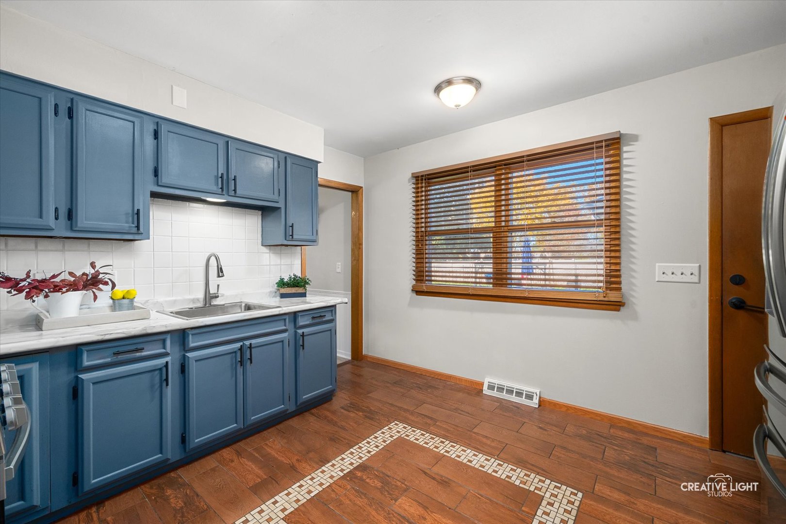 742 N Glenwood Place, Aurora, IL 60506