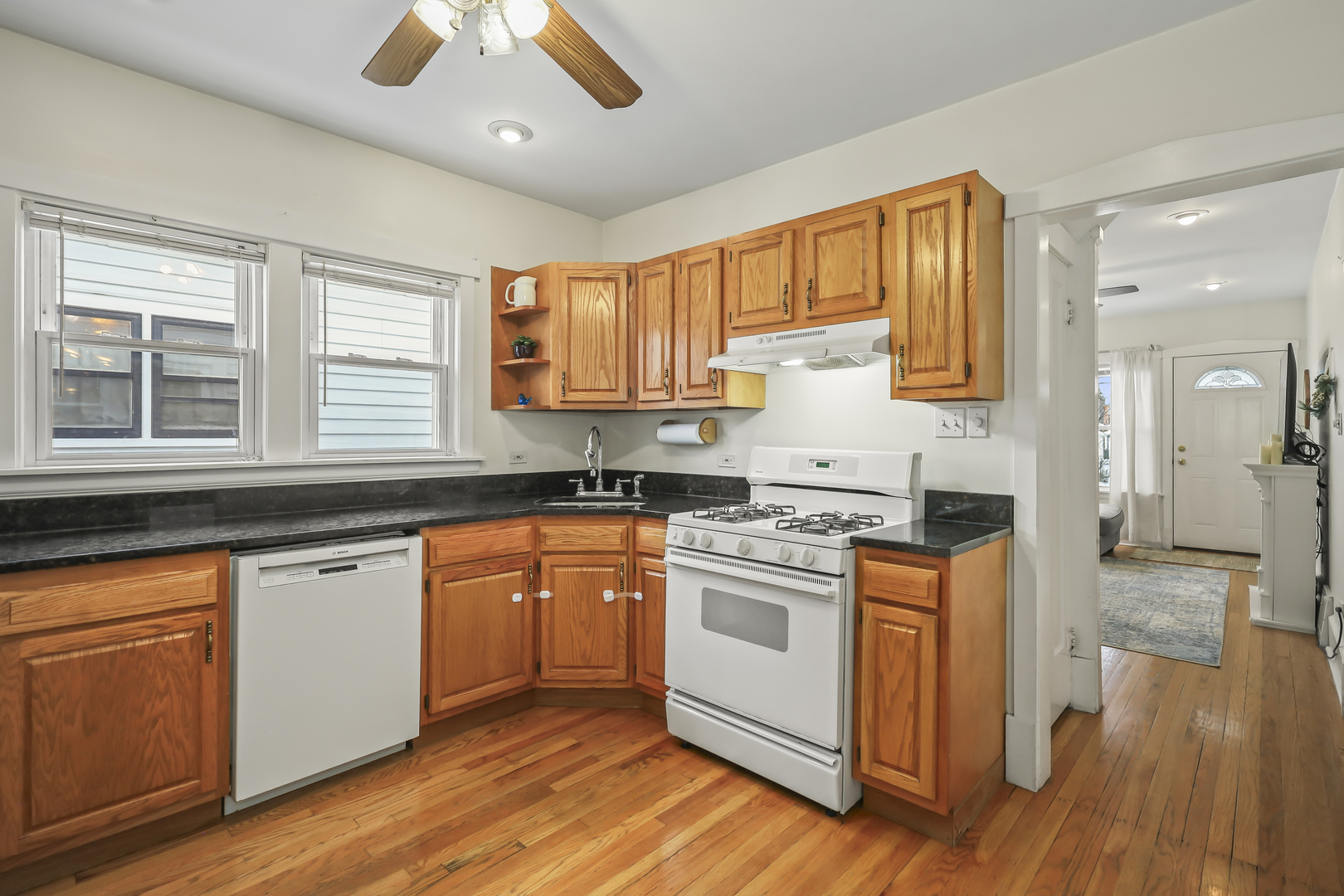 3524 Raymond Avenue, Brookfield, IL 60513