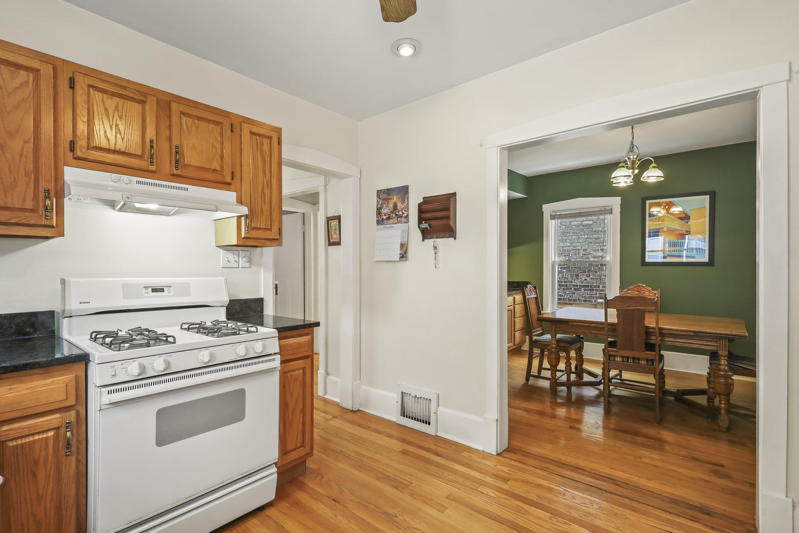 3524 Raymond Avenue, Brookfield, IL 60513