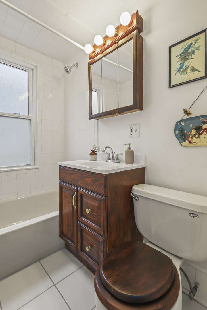 3524 Raymond Avenue, Brookfield, IL 60513