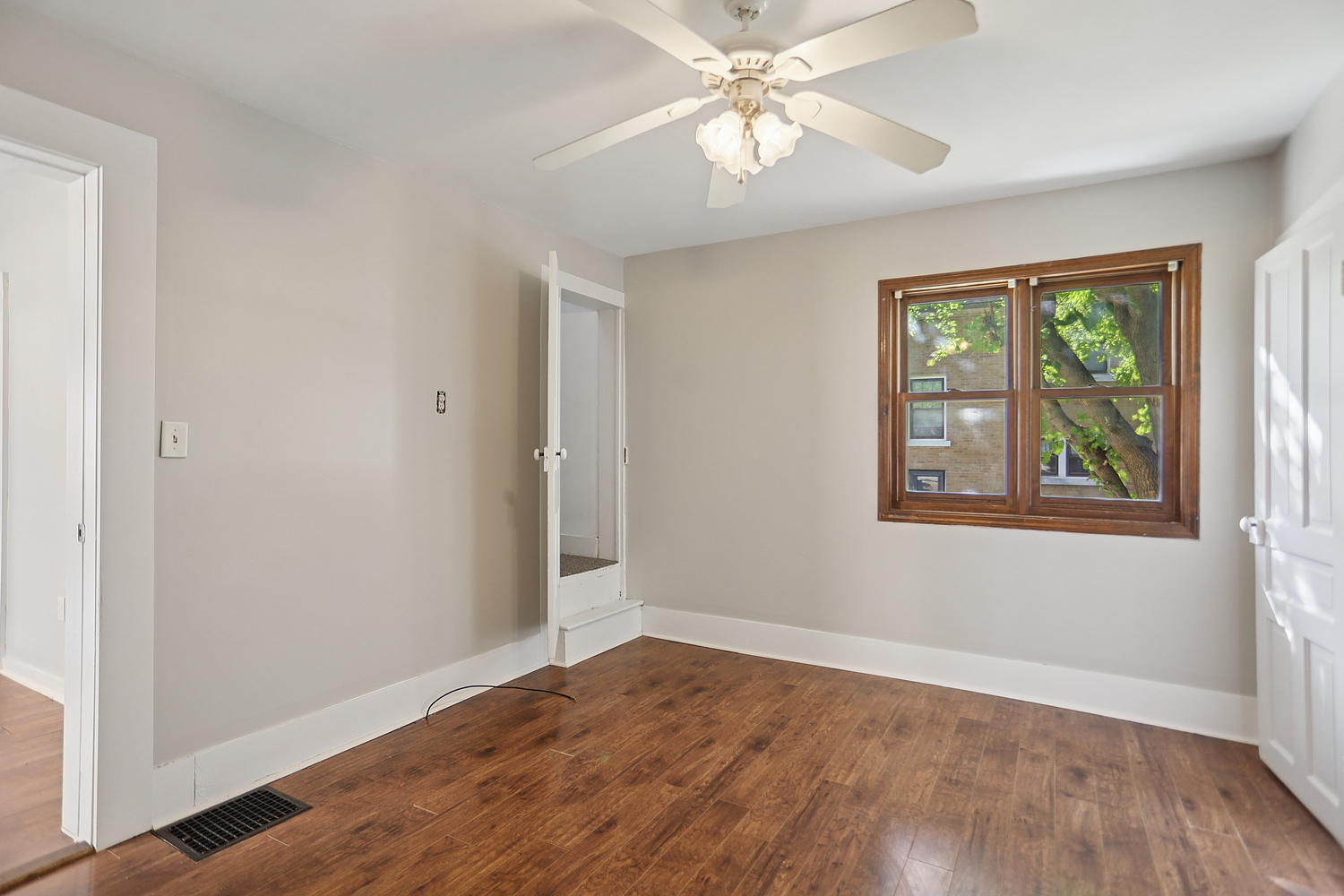 906 State Street, Lemont, IL 60439