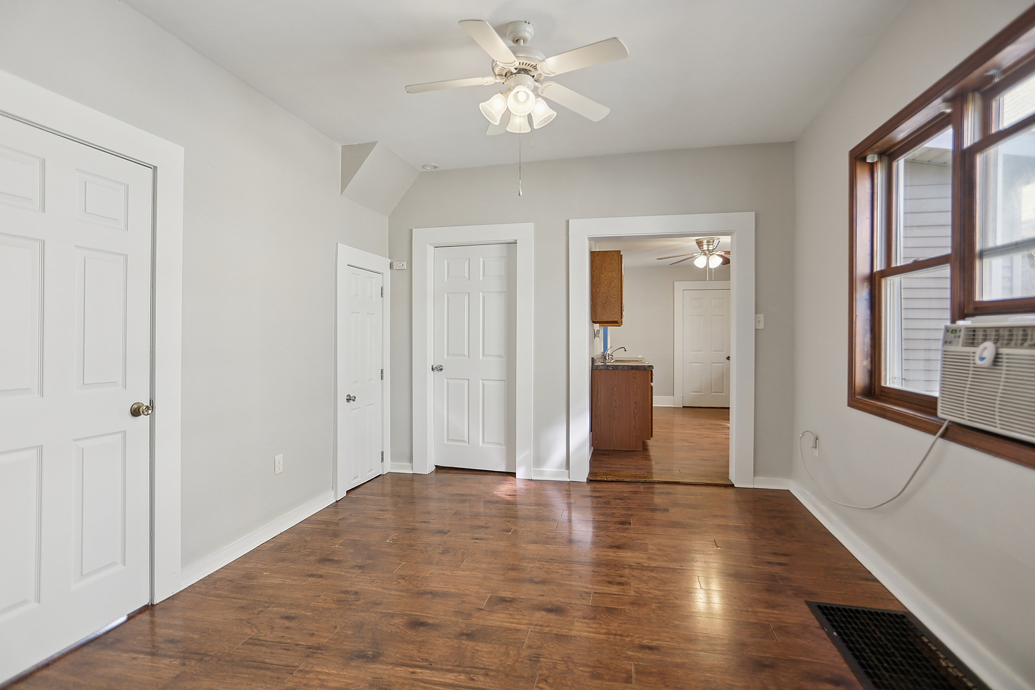 906 State Street, Lemont, IL 60439