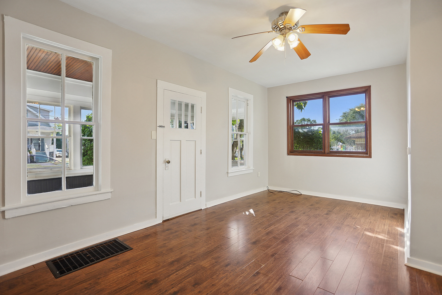 906 State Street, Lemont, IL 60439