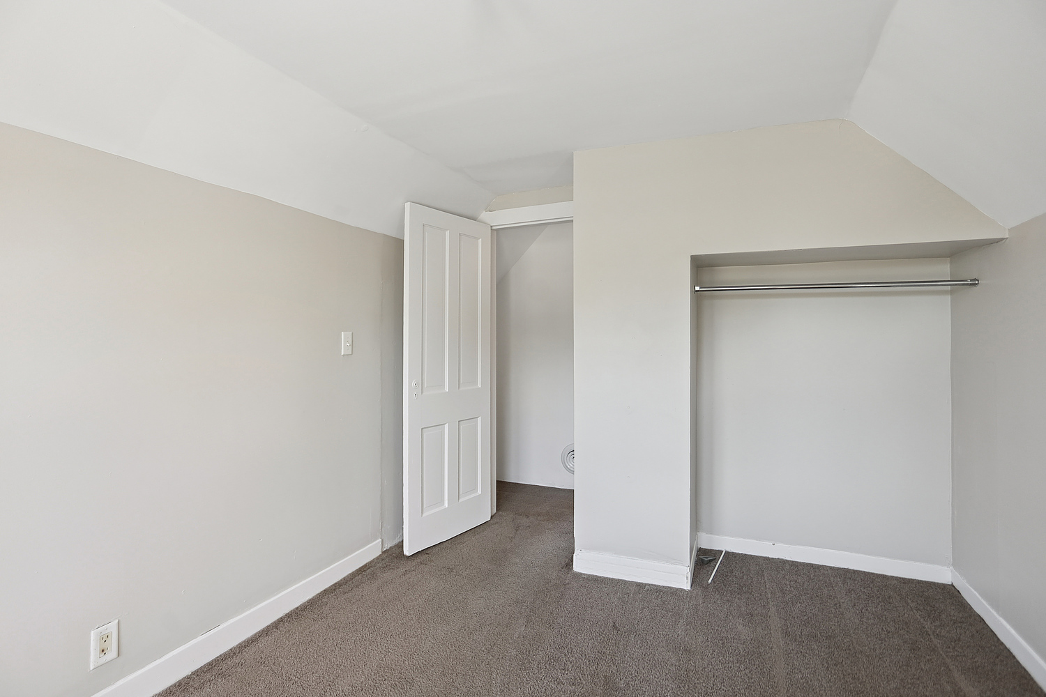 906 State Street, Lemont, IL 60439