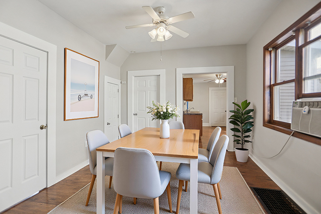 906 State Street, Lemont, IL 60439