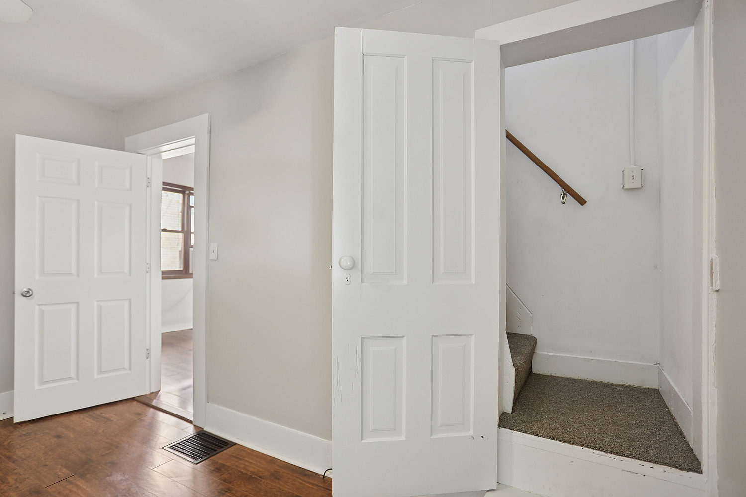 906 State Street, Lemont, IL 60439