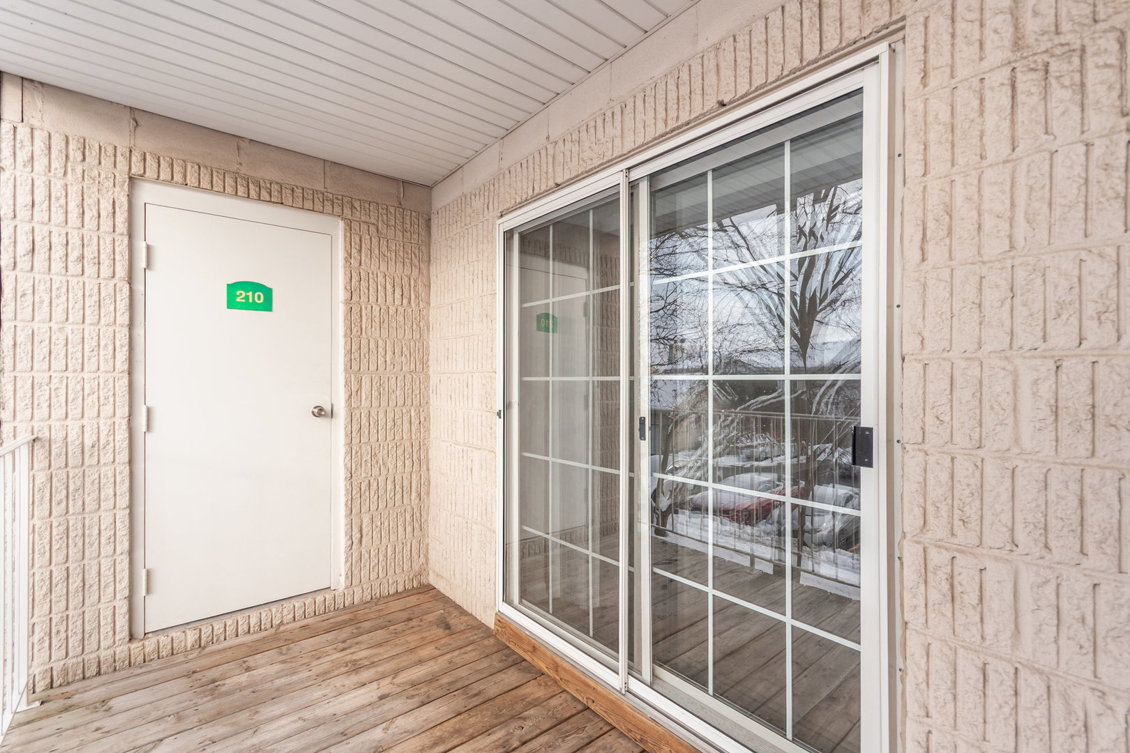 734 N Gary Avenue #210, Carol Stream, IL 60188