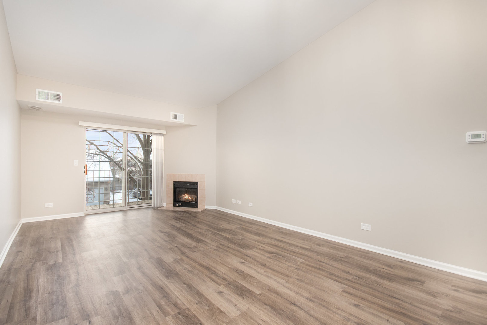 734 N Gary Avenue #210, Carol Stream, IL 60188